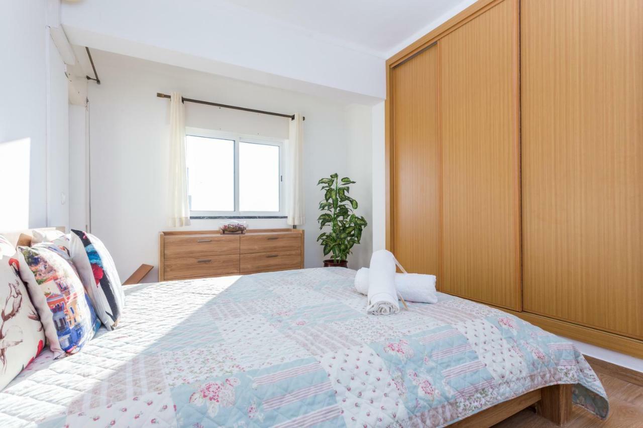 Edificio Rocha Vau Beach Apartment Портиман Екстериор снимка