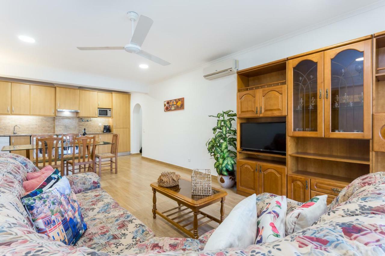 Edificio Rocha Vau Beach Apartment Портиман Екстериор снимка